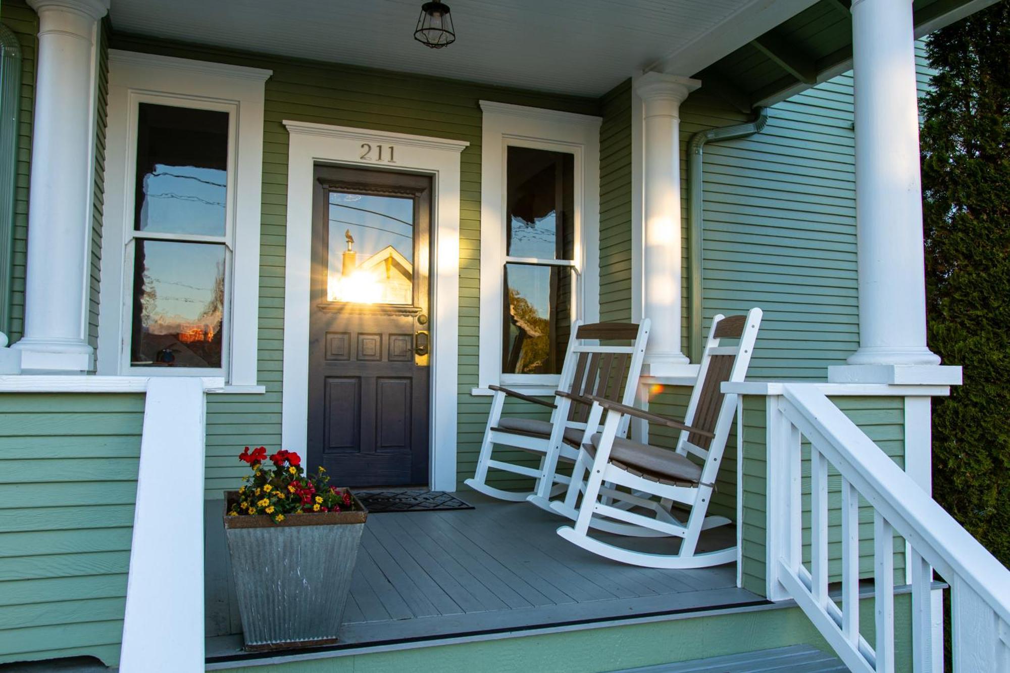 The Pearl Inn Bed And Breakfast Ilwaco Екстер'єр фото