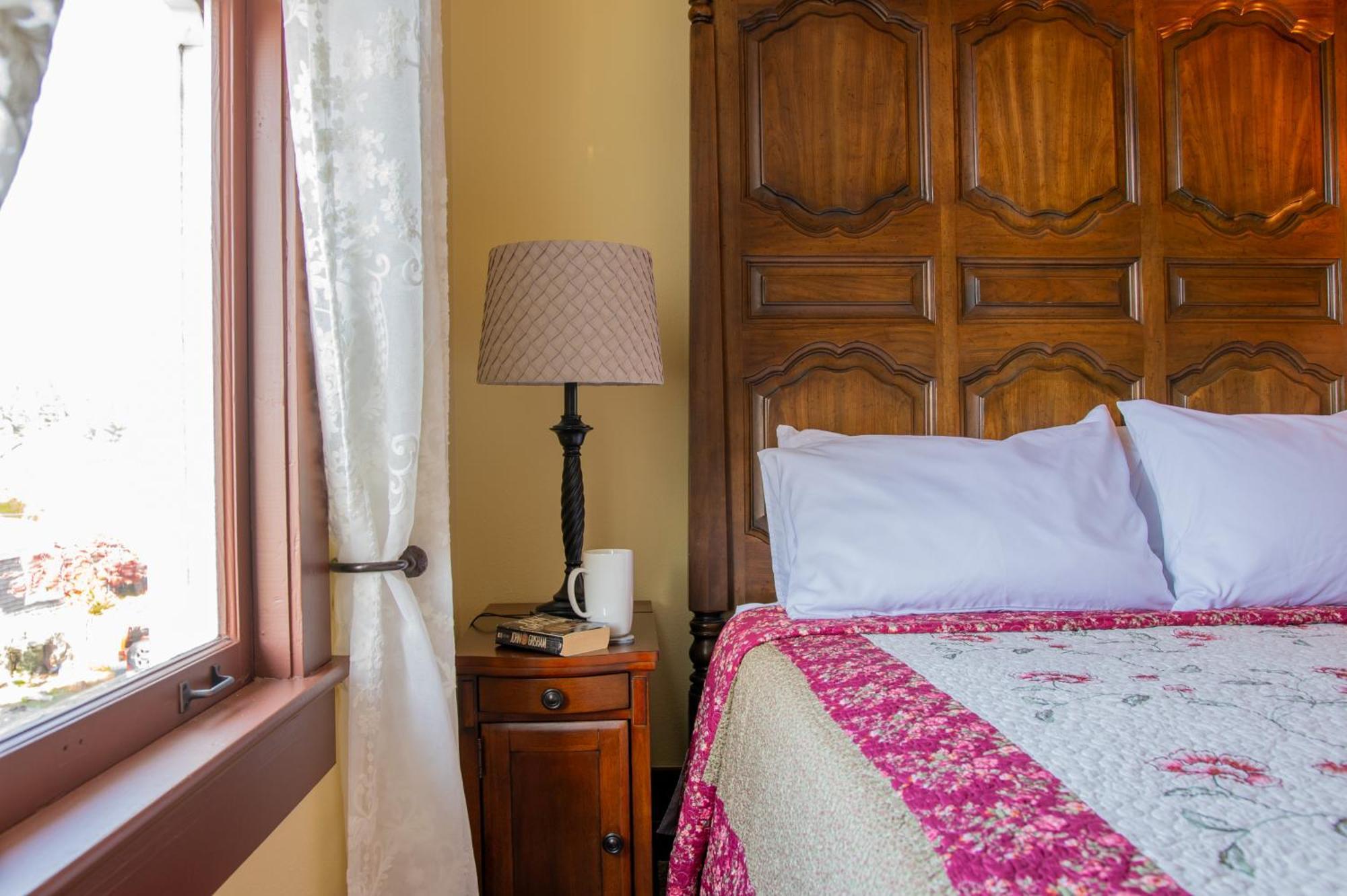 The Pearl Inn Bed And Breakfast Ilwaco Екстер'єр фото